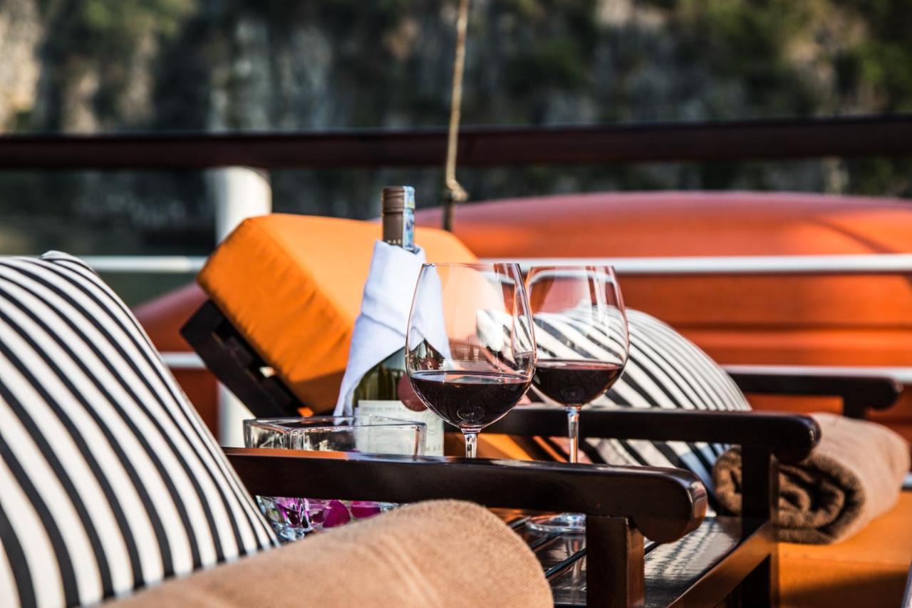Emeraude Classic Cruises Ha Long Exterior foto